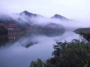 兴华禅寺山景2.jpg